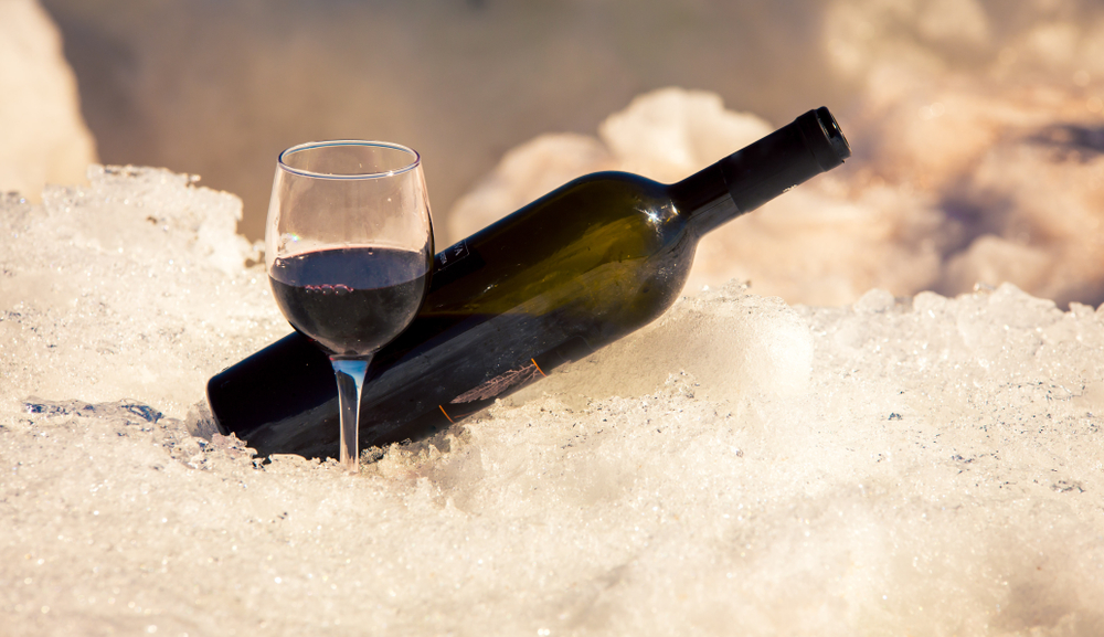 È possibile bere il vino rosso freddo? Certo!